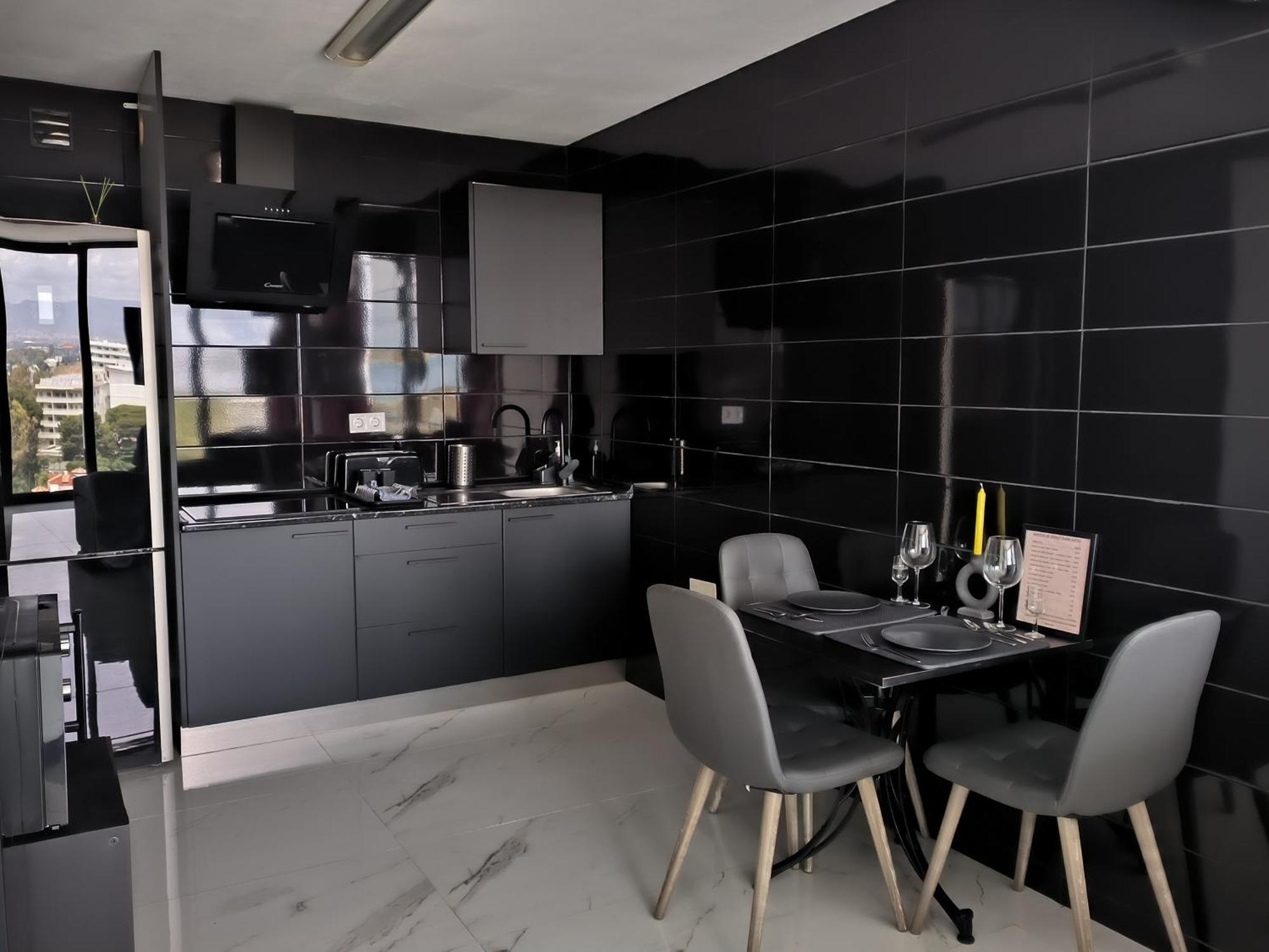 Pinar Suites Habitaciones Torremolinos Eksteriør bilde
